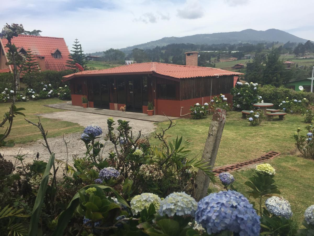 Hotel Chalets Los Volcanes Fraijanes Exterior photo