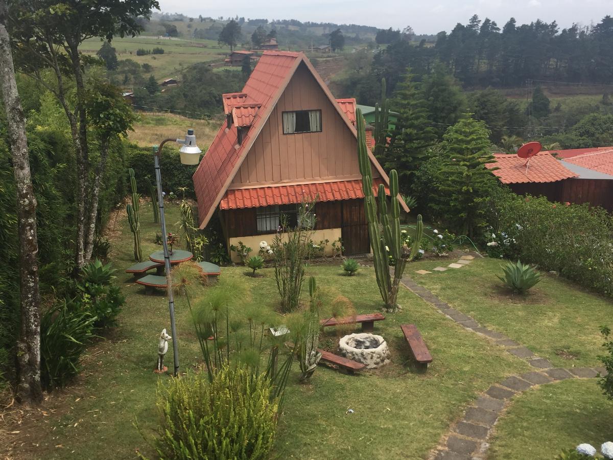 Hotel Chalets Los Volcanes Fraijanes Exterior photo